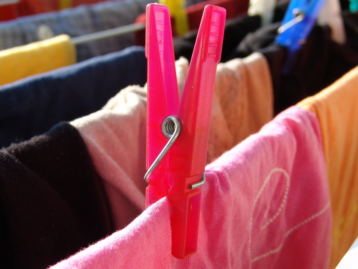 Wäsche trocknen: Wegen dieses Wäscheklammer-Fehlers (und 6 weiteren) dauert es viel länger