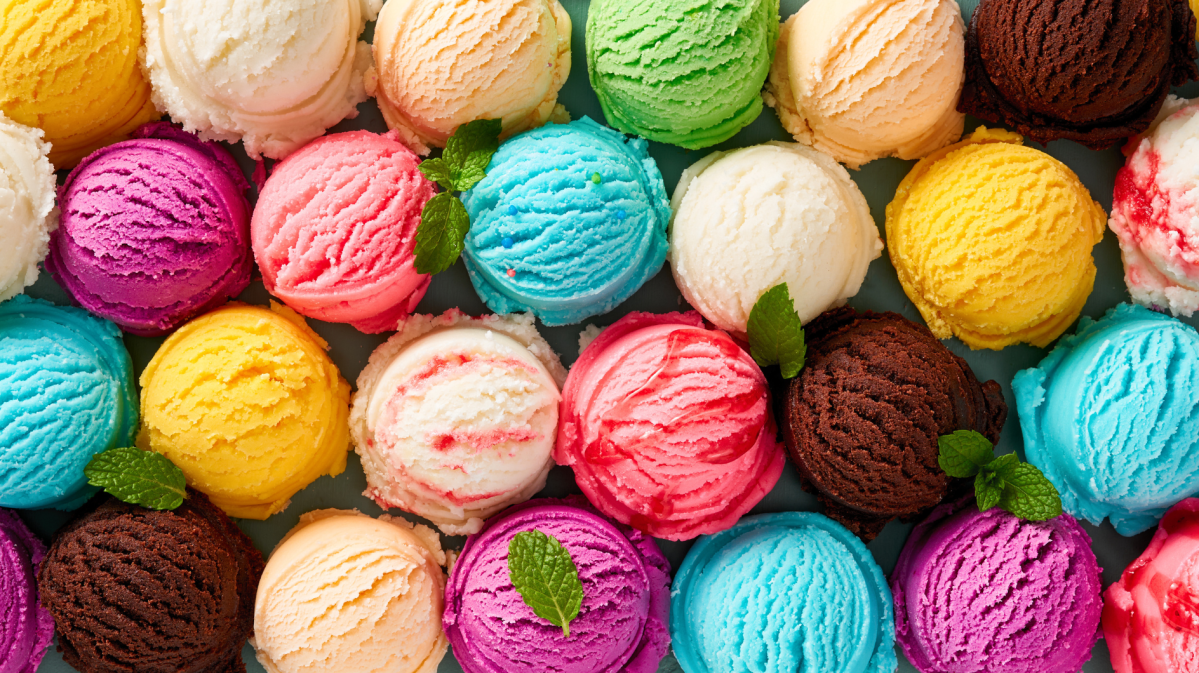 Eisbällchen in unterschiedlichen Farben