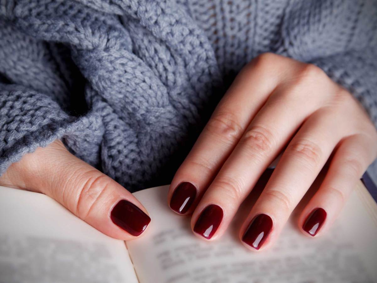 Schöne lackierte Nägel für den Herbst