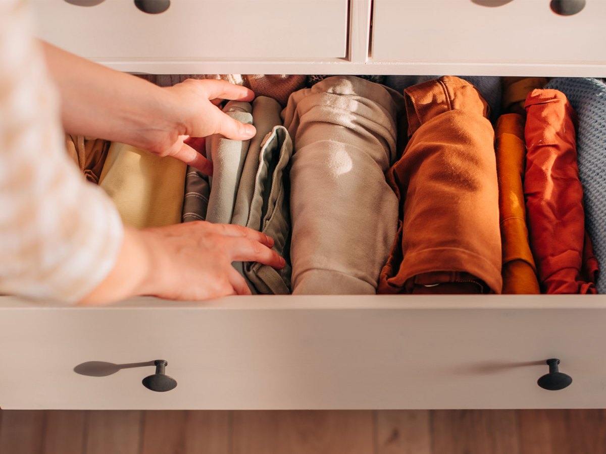 Kleiderschrank: 5 Schritte f&uuml;r dauerhaft mehr Platz