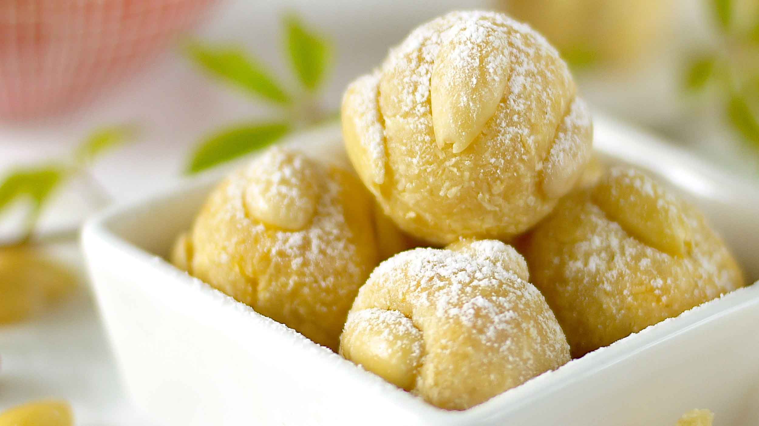 Bethmännchen mit Marzipan: Schnelles Rezept für die leckeren Plätzchen ... Bethmännchen mit Marzipan: Schnelles Rezept für die leckeren Plätzchen ...