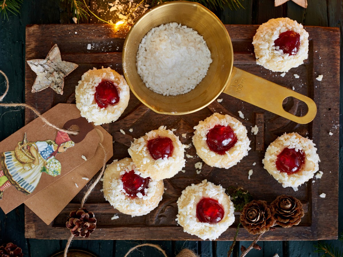 Rotkäppchen-Kekse: Back dich mit diesen himmlischen Plätzchen in Weihnachtsstimmung