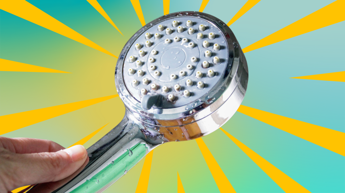 Duschkopf sauber mit gelben Strahlen