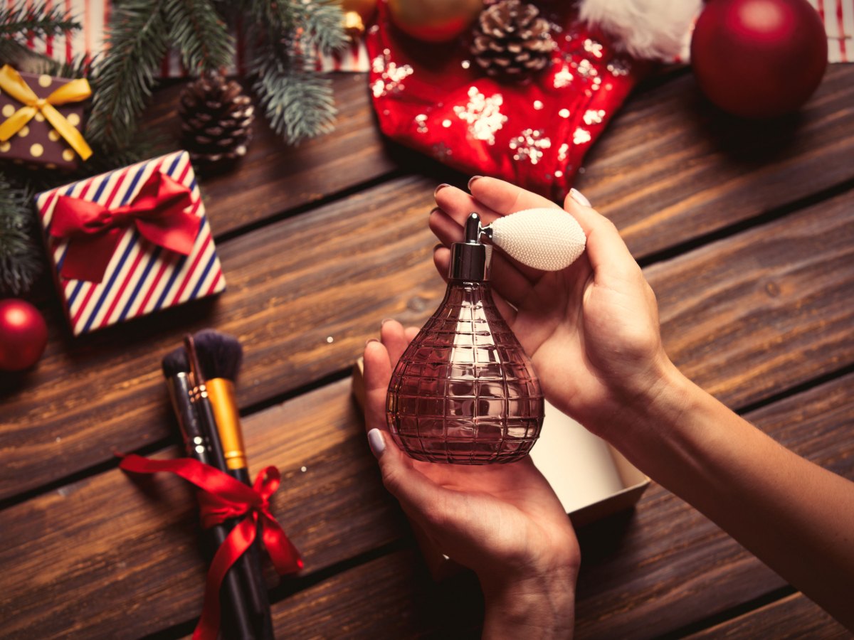 Perfekt als Last-Minute-Weihnachtsgeschenk: Die 5 beliebtesten Parfums im Winter