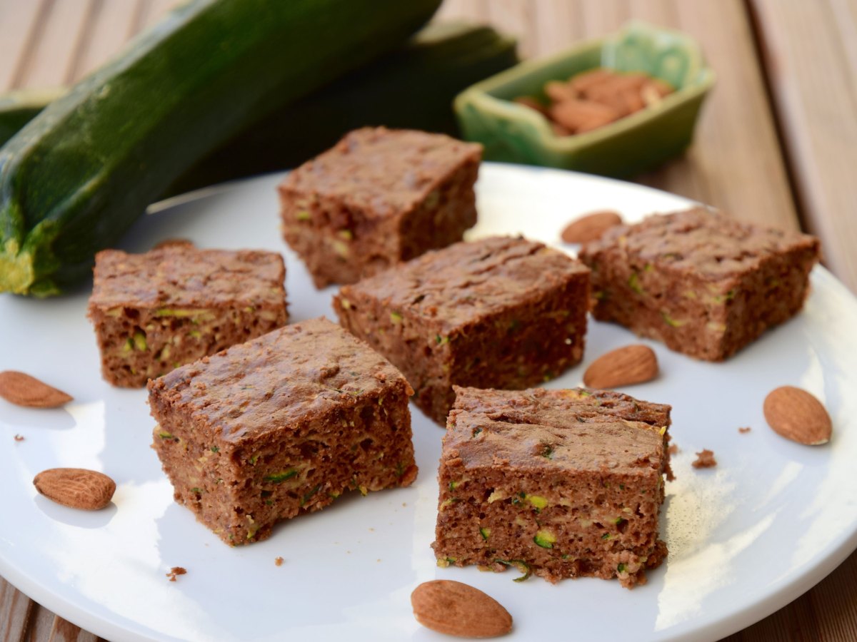 Low Carb Mandel-Schoko-Zucchini-Brownies
