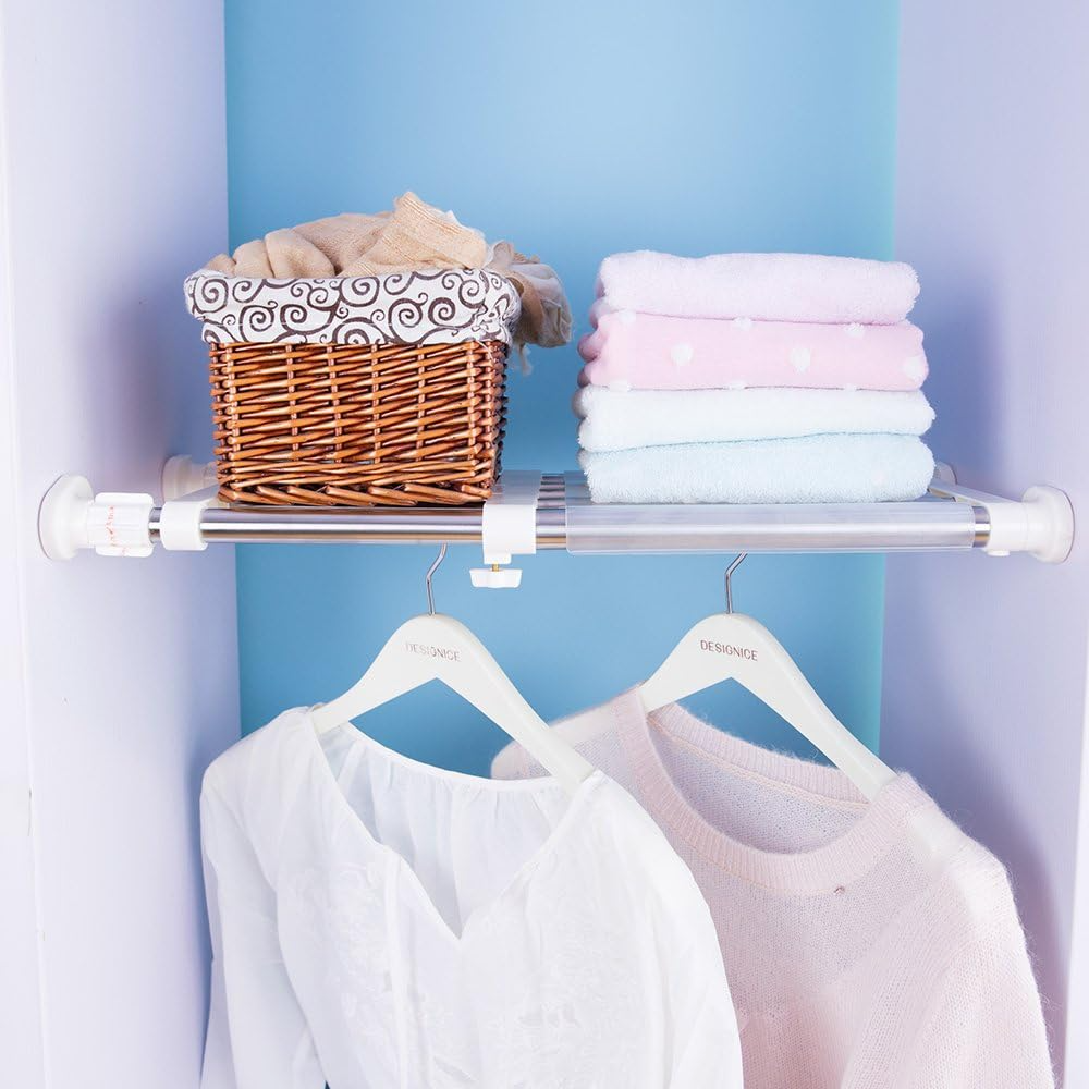 Flexibel einsetzbare Regalböden Kleiderschrank von innen mit erweiterbarem Regaleinsatz.