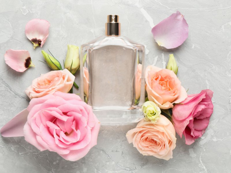 Parfum mit Blumen