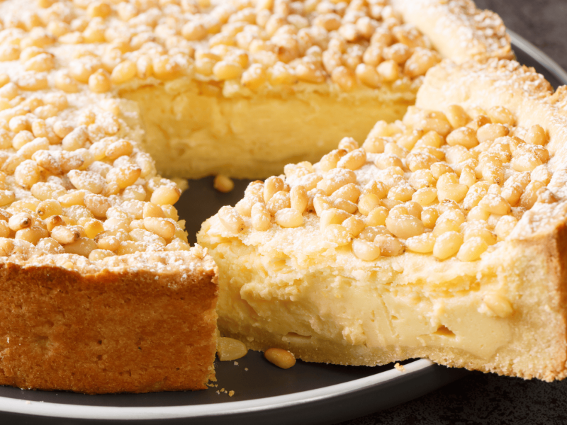 Angeschnittene Torta della Nonna.