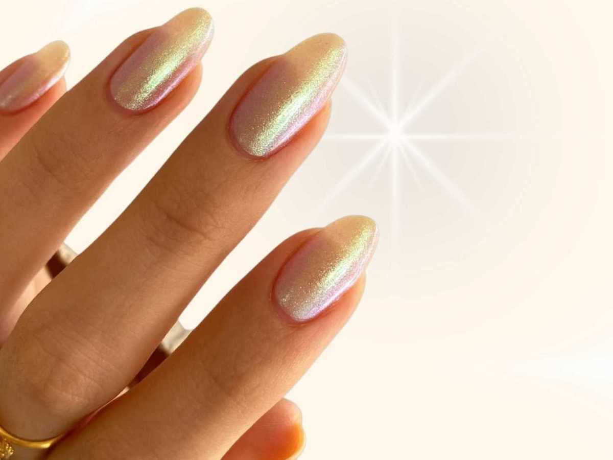 Gelb lackierte, glänzende Fingernägel