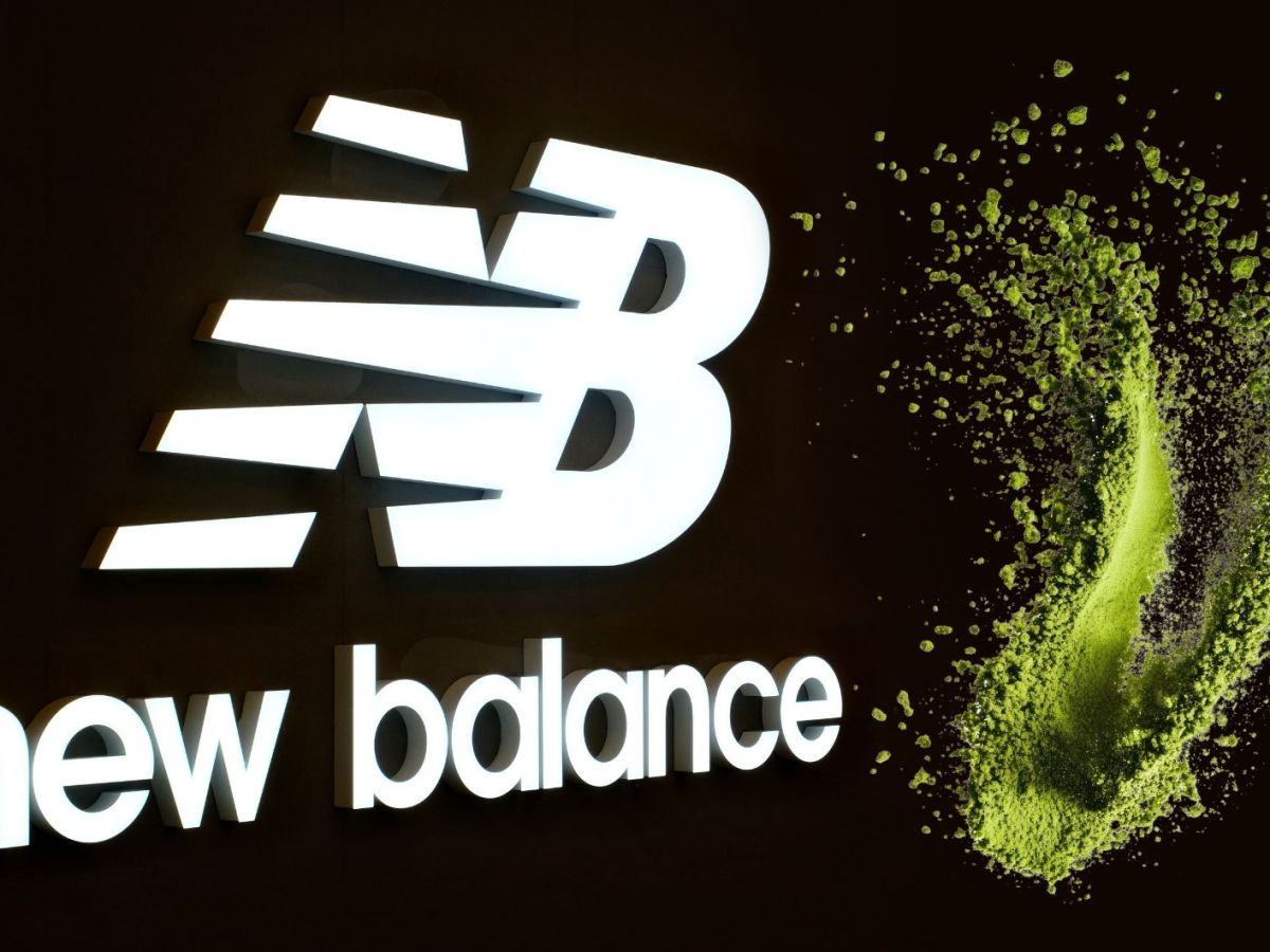 wei&szlig;es New Balance Logo und gr&uuml;ner Matcha auf schwarzem Hintergrund