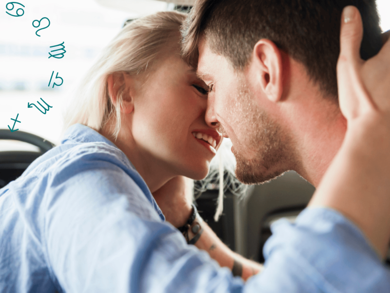 Frau und Mann kurz bevor sie sich küssen