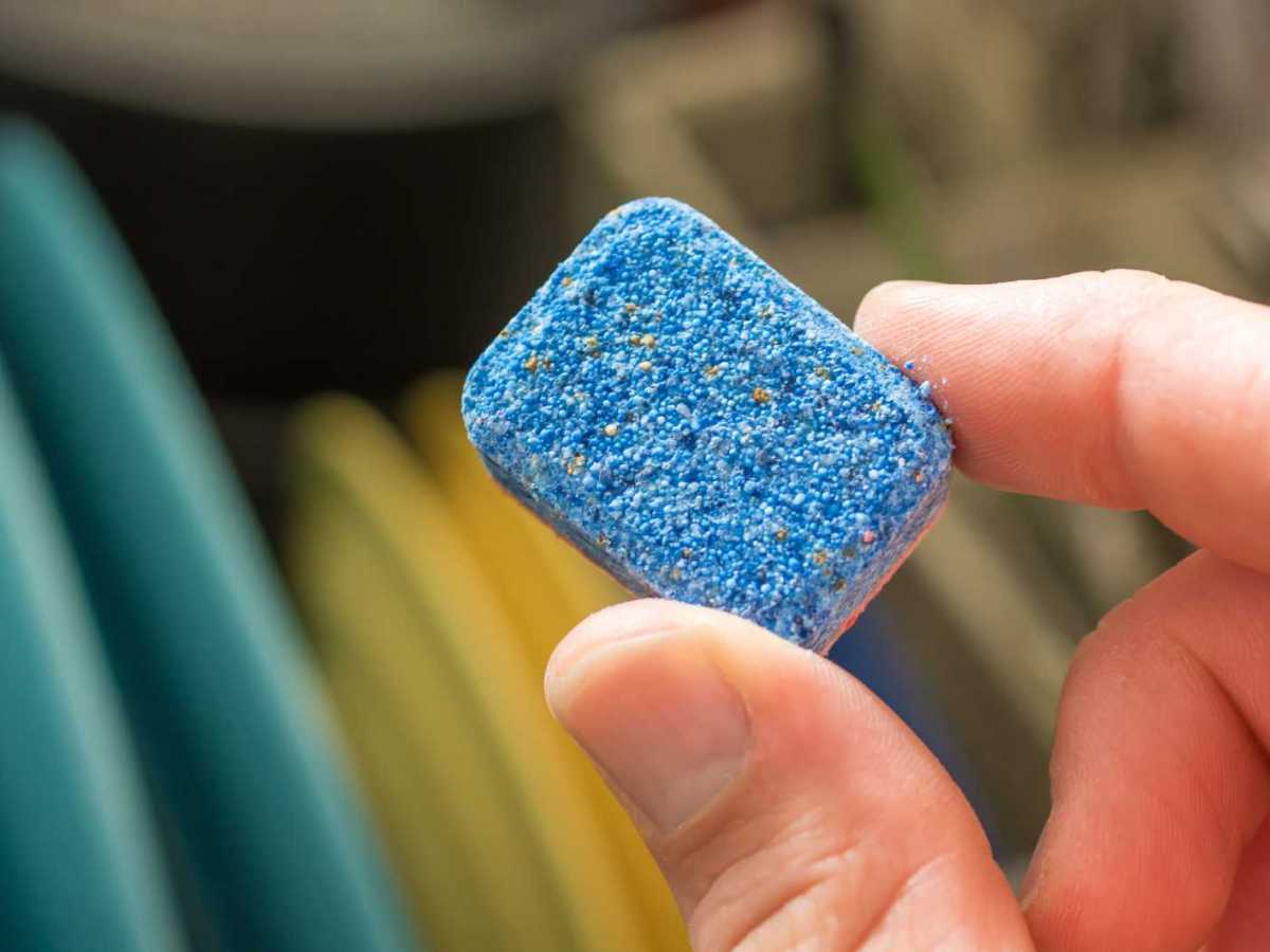 Putzen mit Geschirrsp&uuml;ltabs