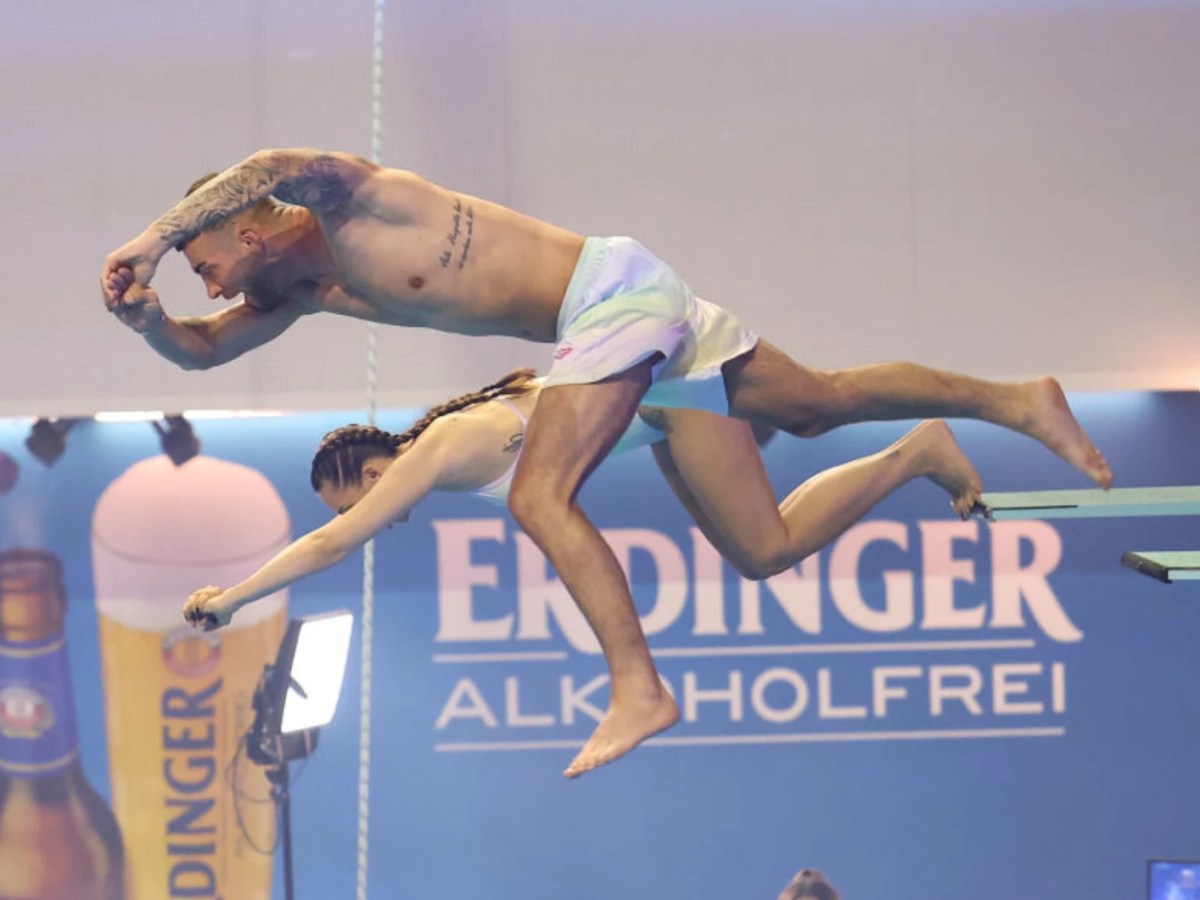 Samira und Serkan Yavuz beim Turmspringen