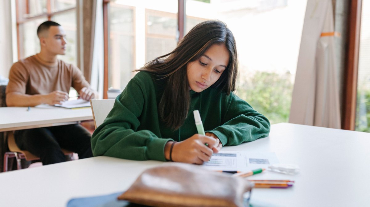 Teenager Mädchen in der Schule