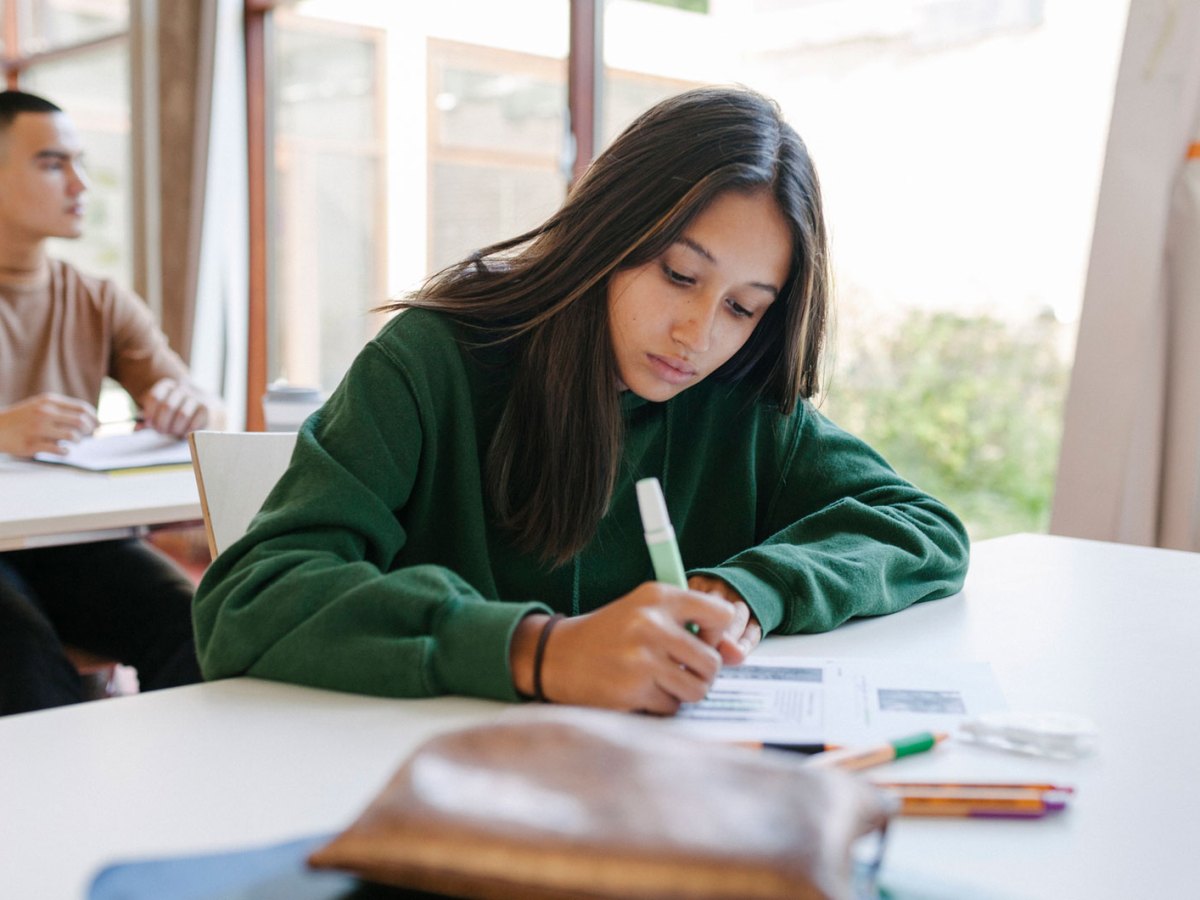 Teenager Mädchen in der Schule
