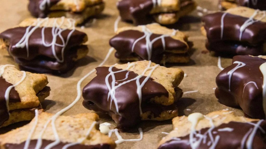 Einfaches Rezept für Doppelkekse mit Nougatfüllung