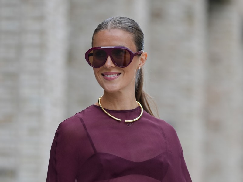 Streetstyle mit der Trendfarbe Rot