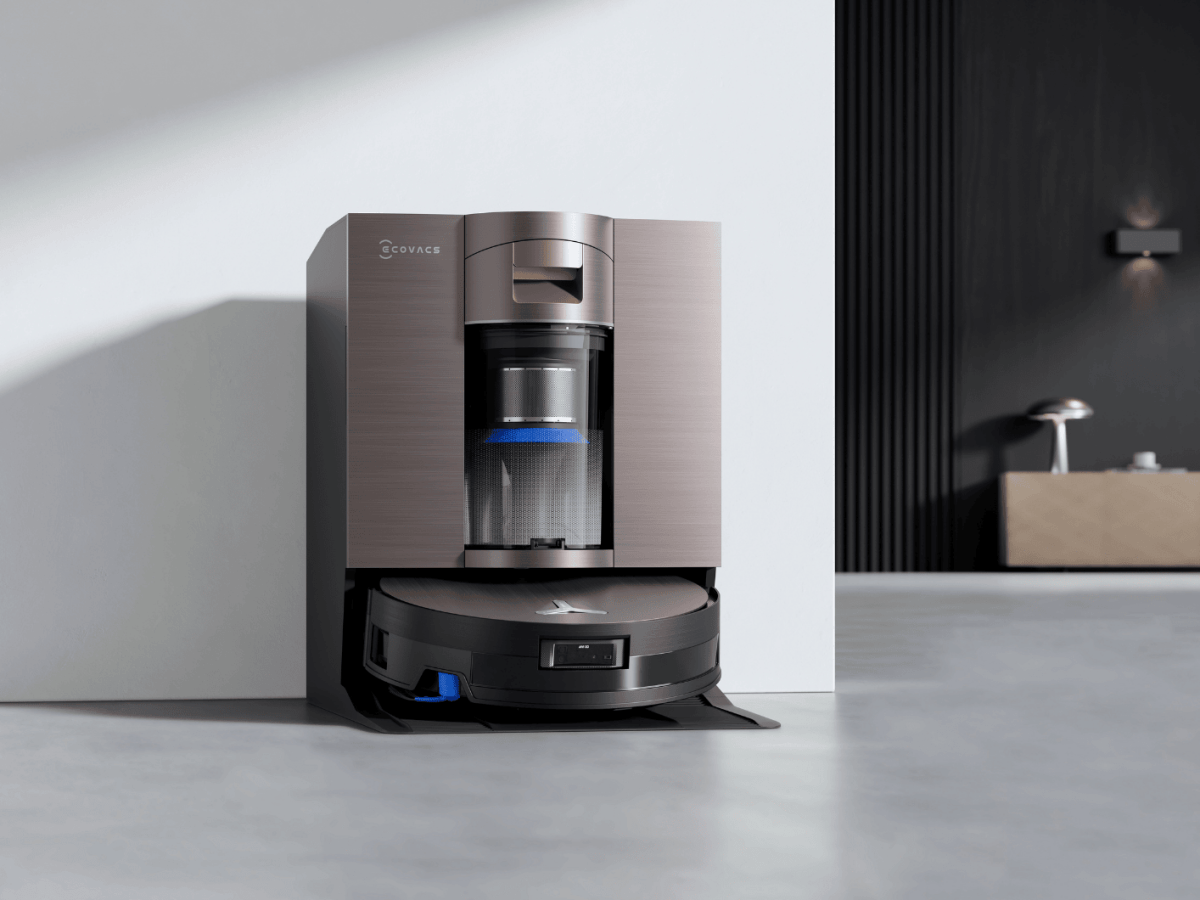 Der DEEBOT X11 OMNICYCLONE von ECOVACS in seiner Ladestation