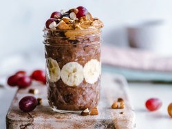 Overnight Oats mit Kakao und Bananen