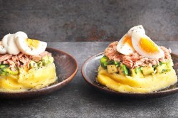 Peruanischer Schichtsalat