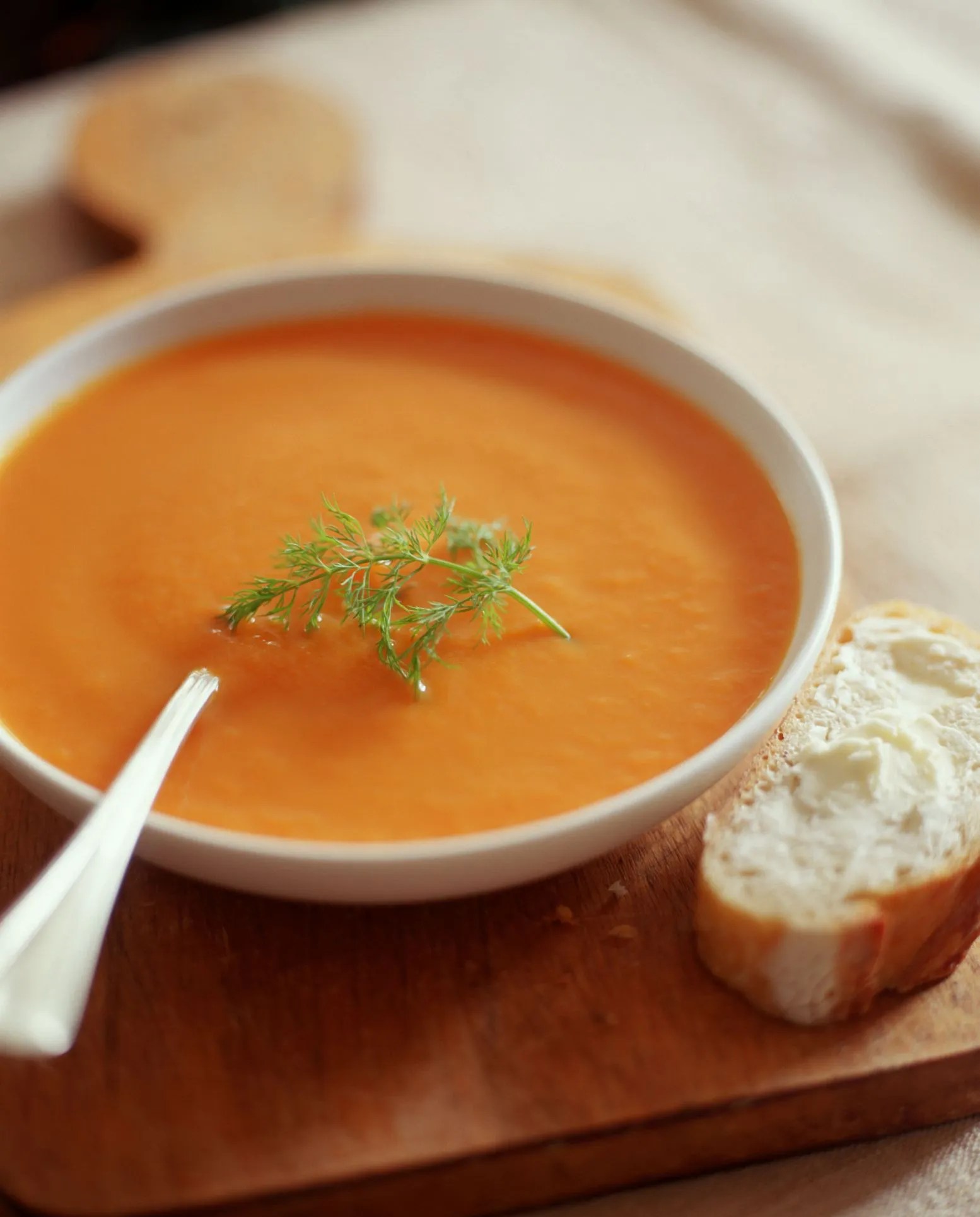 Linsensuppe mit Karotten und Kokosmilch