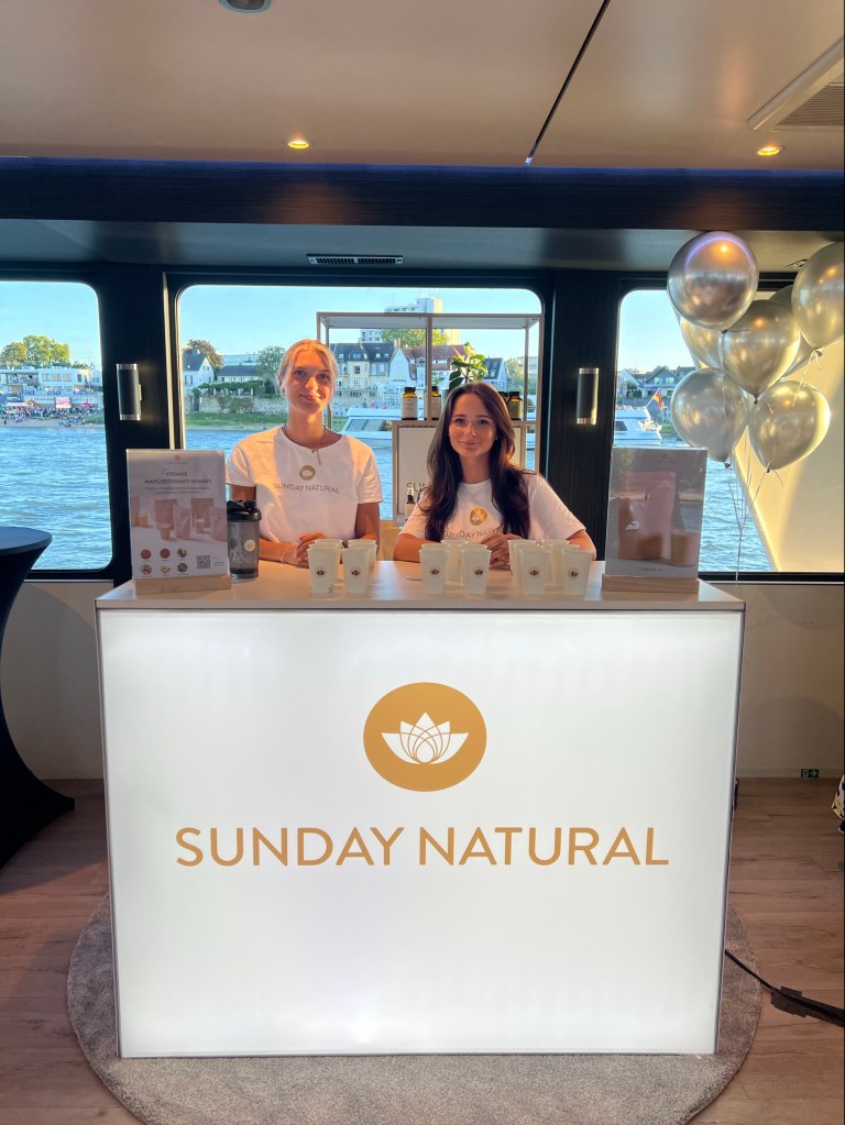 Auch Sunday Natural war mit ihren Produkten auf dem Partyschiff vertreten.
