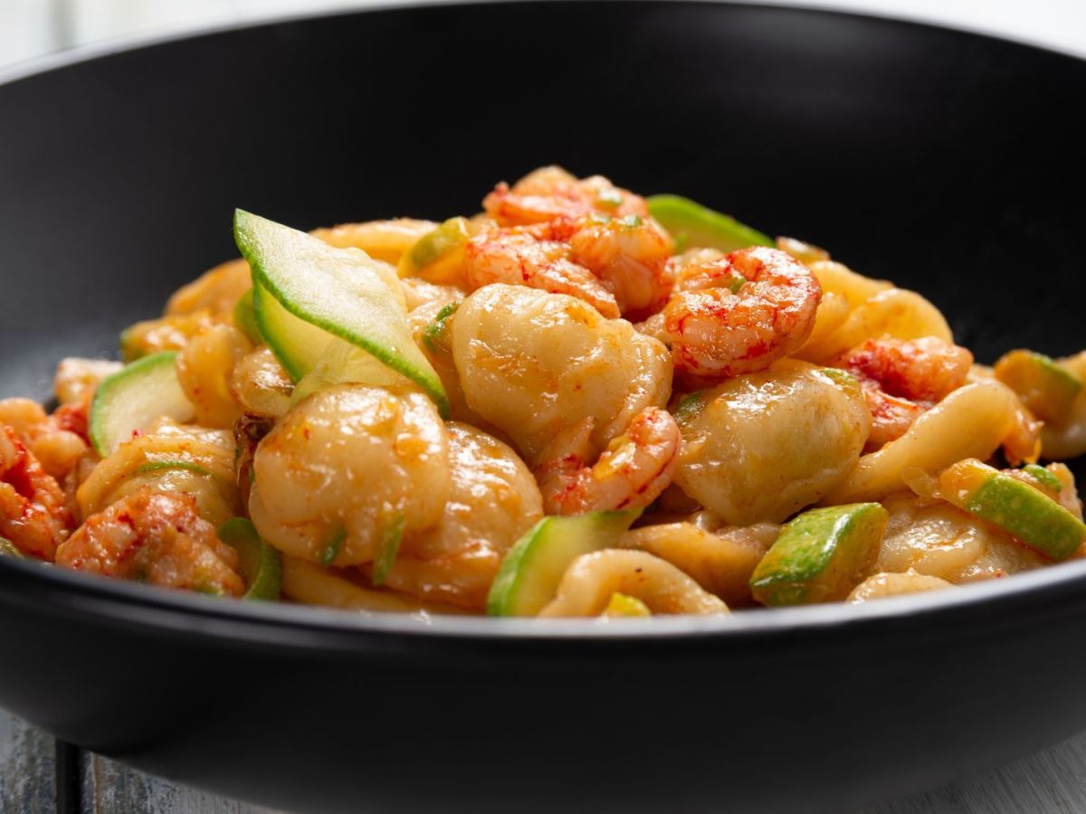 Nudelsalat mit Fisch