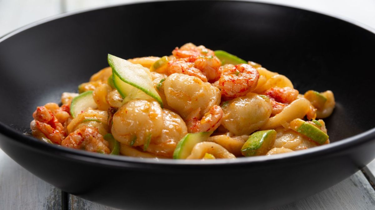 Nudelsalat mit Fisch