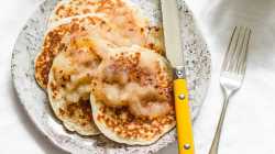 Pfannkuchen mit Apfelmus