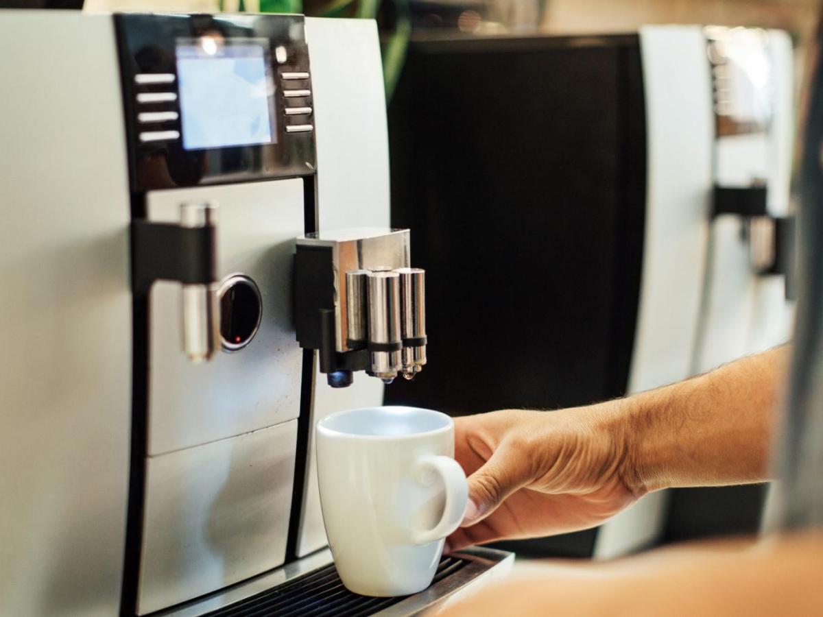 So oft solltest du deinen Kaffeevollautomaten wirklich reinigen