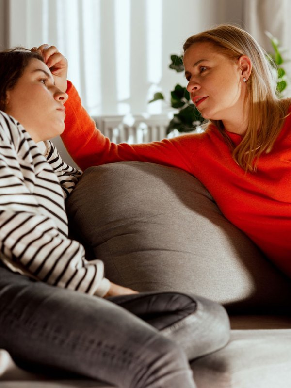 7 Teenie-Sätze, die harmloser sind, als sie klingen (und 3, bei denen du reagieren solltest)