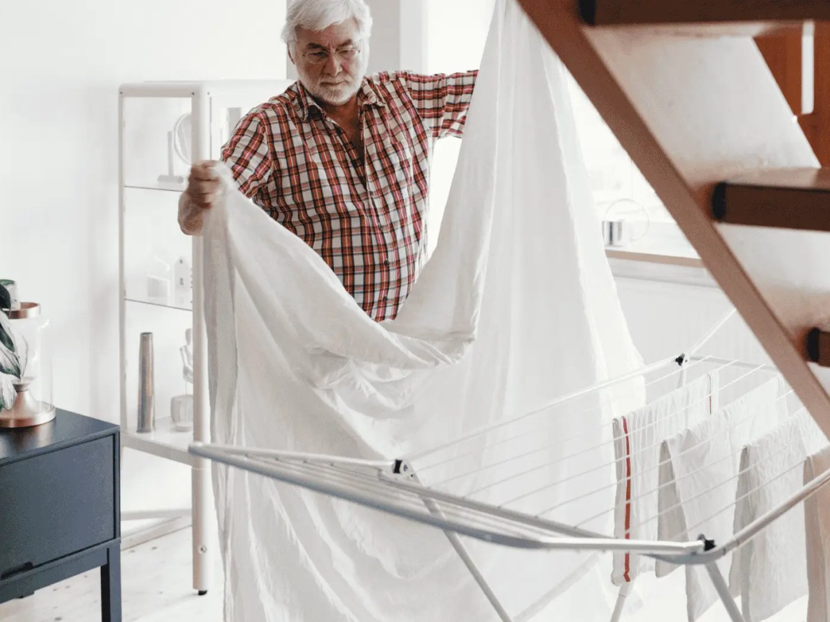 Mit diesem Trick passt Bettw&auml;sche endlich auf den W&auml;schest&auml;nder