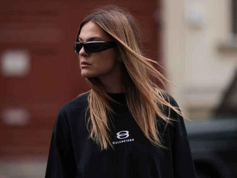 Alessa Winter mit langen, glänzenden Haaren.