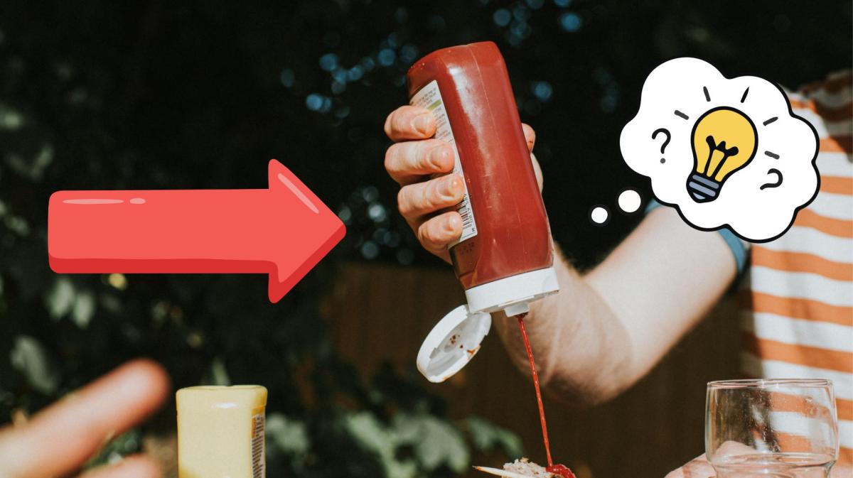 Person nimmt sich Ketchup aus einer Flasche. Auf dem Bild ist ein Pfeil und eine Gedankenblase zu sehen.