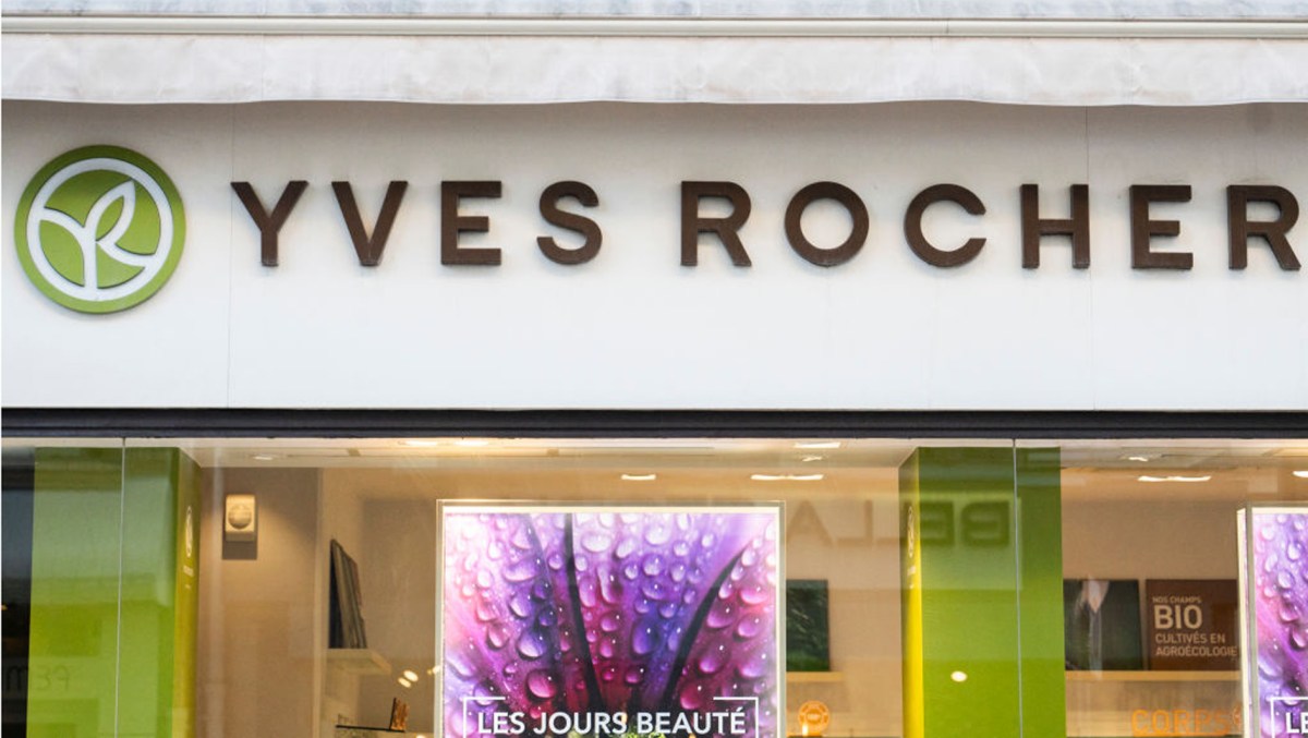 Store mit Logo von Yves Rocher in Paris.