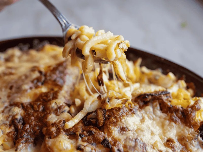 Spätzle mit Käse überbacken.