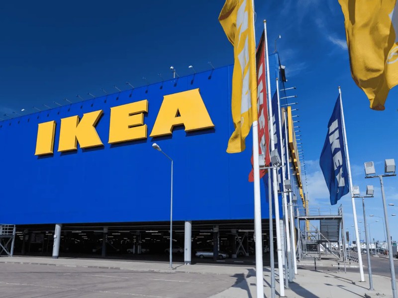 Ikea Geschäft von außen.