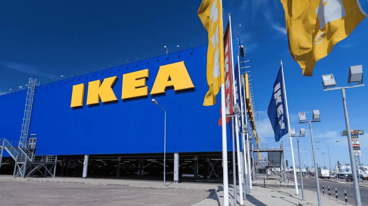 Ikea Geschäft von außen.