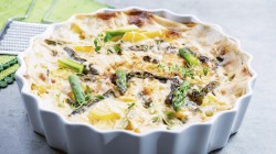 Spargel-Kartoffel-Gratin in Keramik Auflaufform