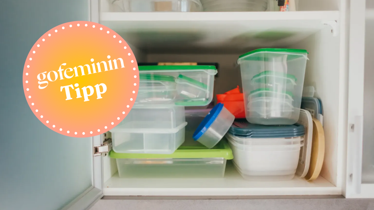 Tupperdosen und Brotdosen im Schrank mit gofeminin Logo